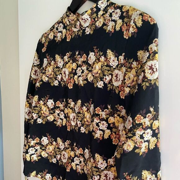 Wayf‎ Polyester Floral Blouse - Picture 3 of 8